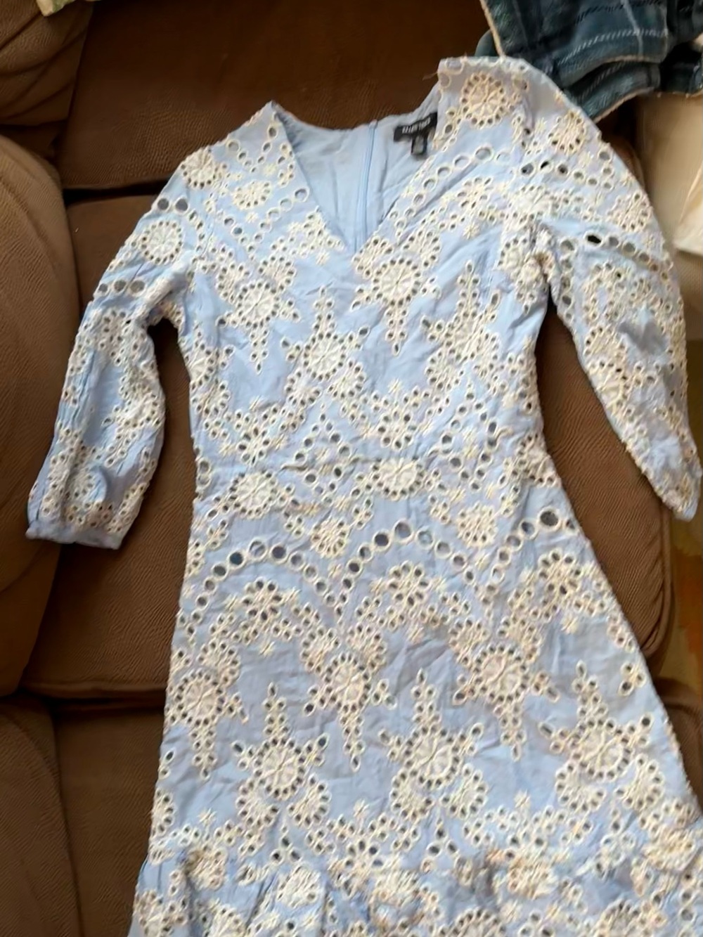 Ellen Tracy Size S, Women’s Embroidered Eyelet V-Neck Dress